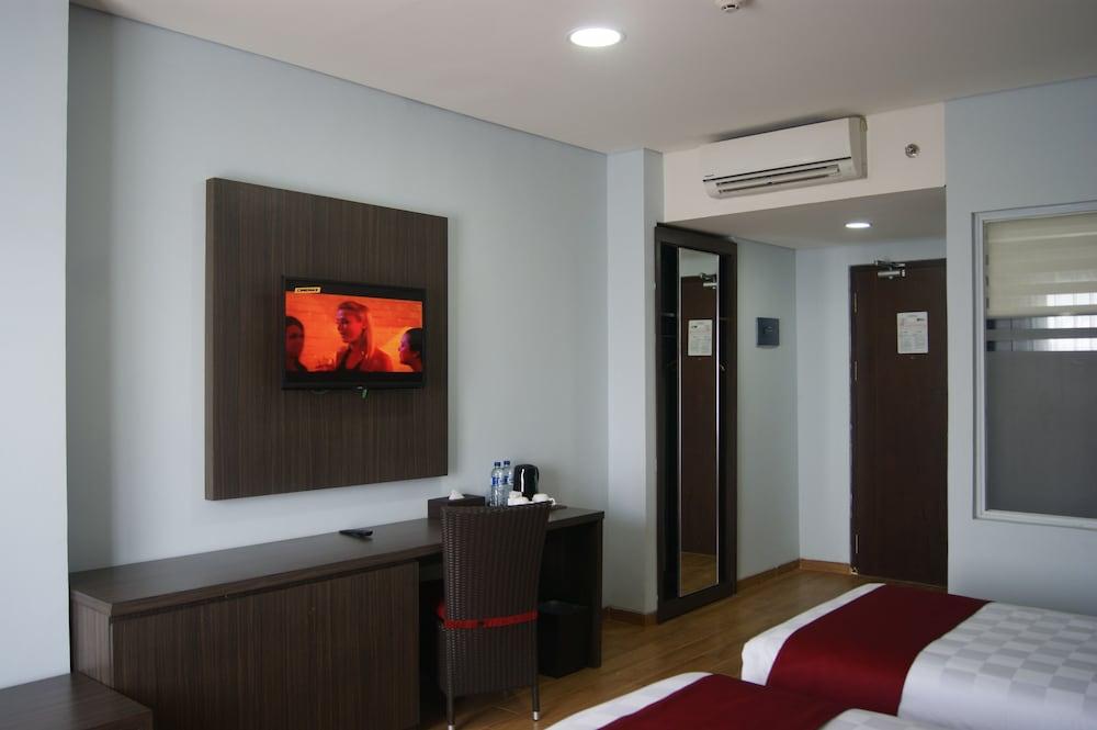 Merapi Merbabu Hotels Бекасі Екстер'єр фото