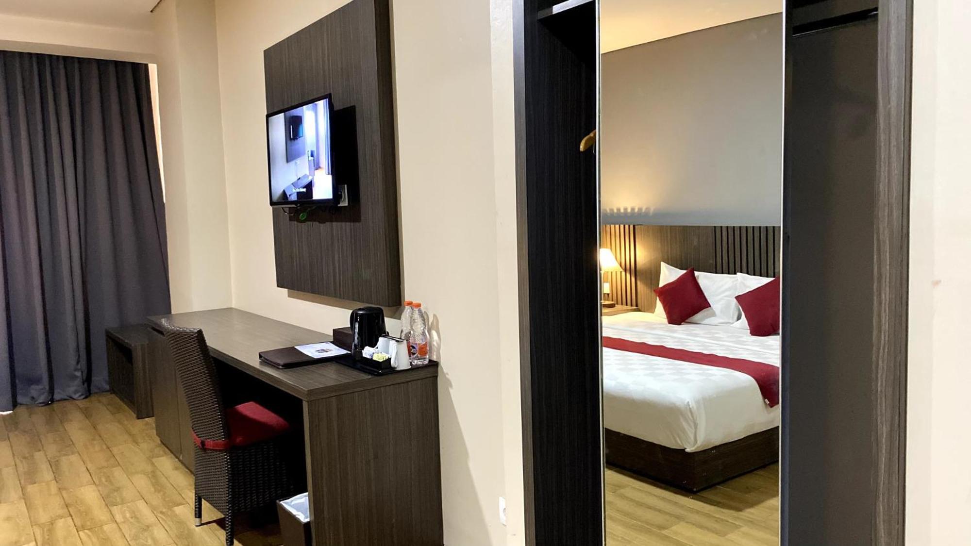 Merapi Merbabu Hotels Бекасі Екстер'єр фото
