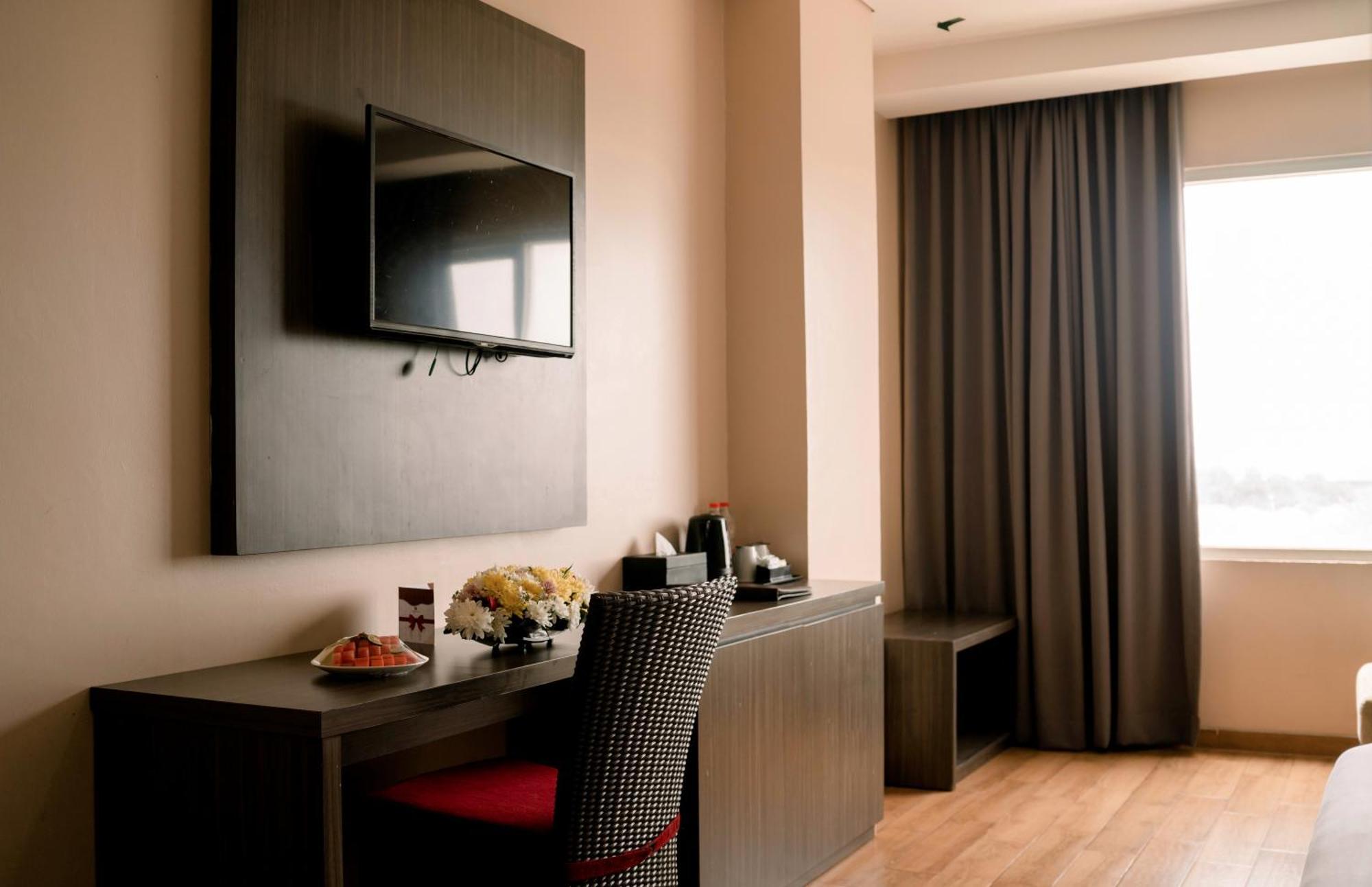 Merapi Merbabu Hotels Бекасі Екстер'єр фото