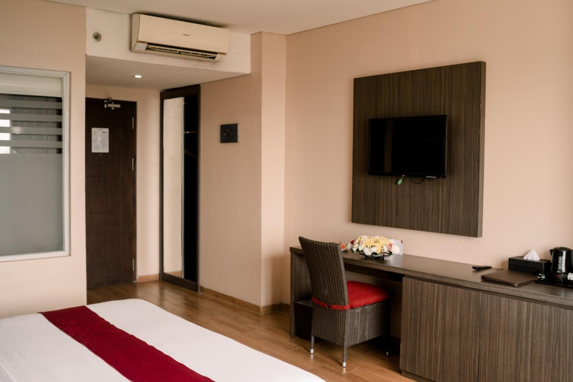 Merapi Merbabu Hotels Бекасі Екстер'єр фото